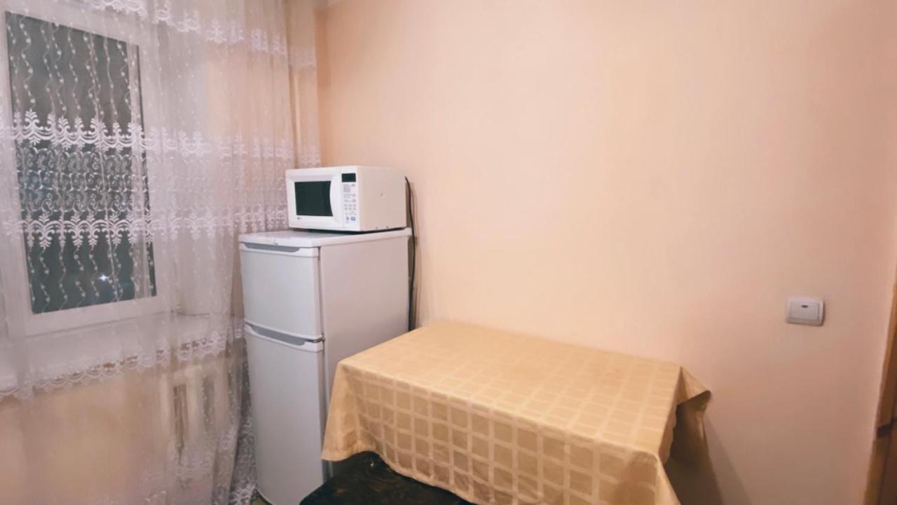 2 Комн Квартира На Новой Площади Apartamento Almatý Exterior foto